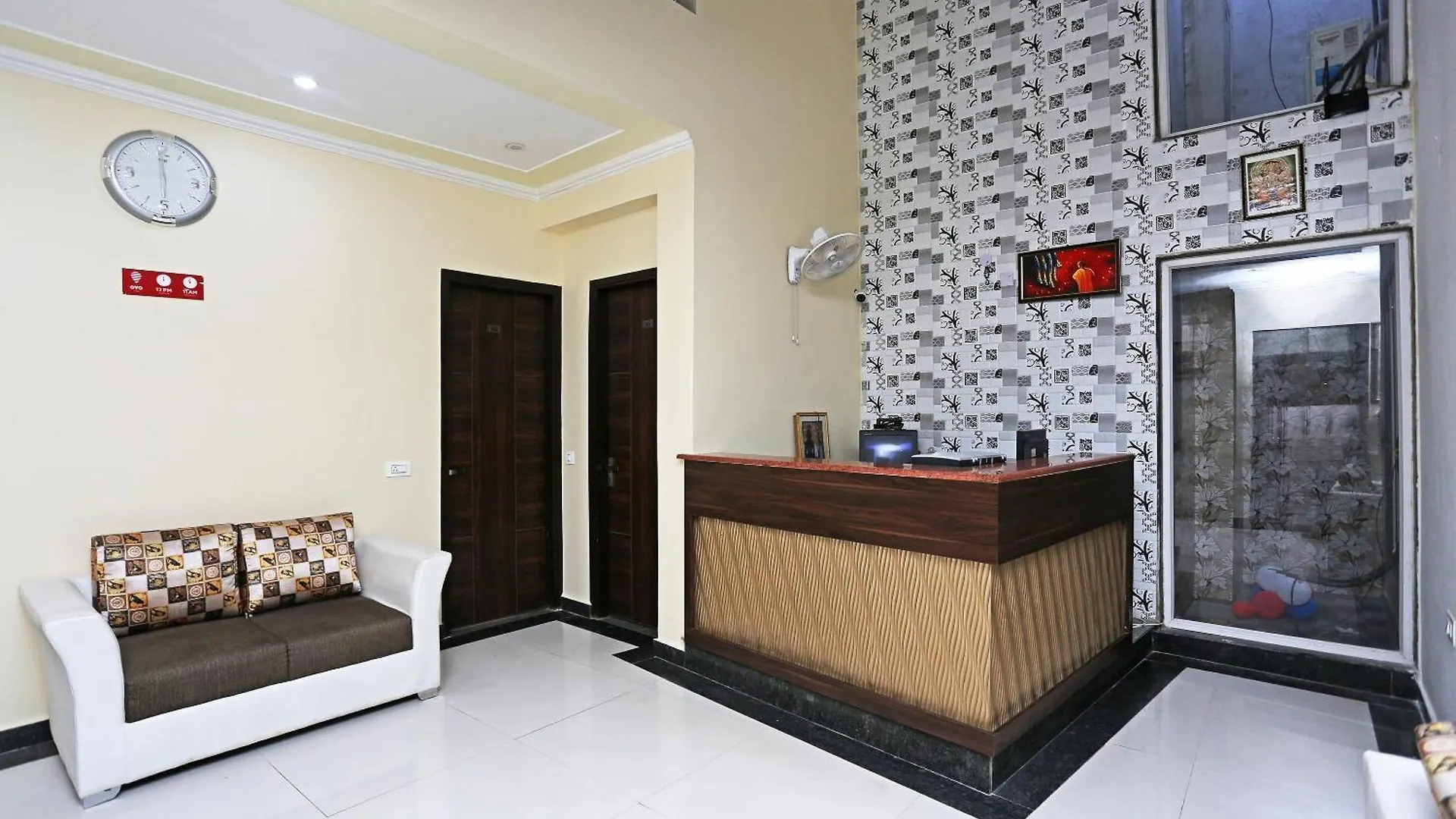 Hotel O Vaas One Thirty Two グルガウン