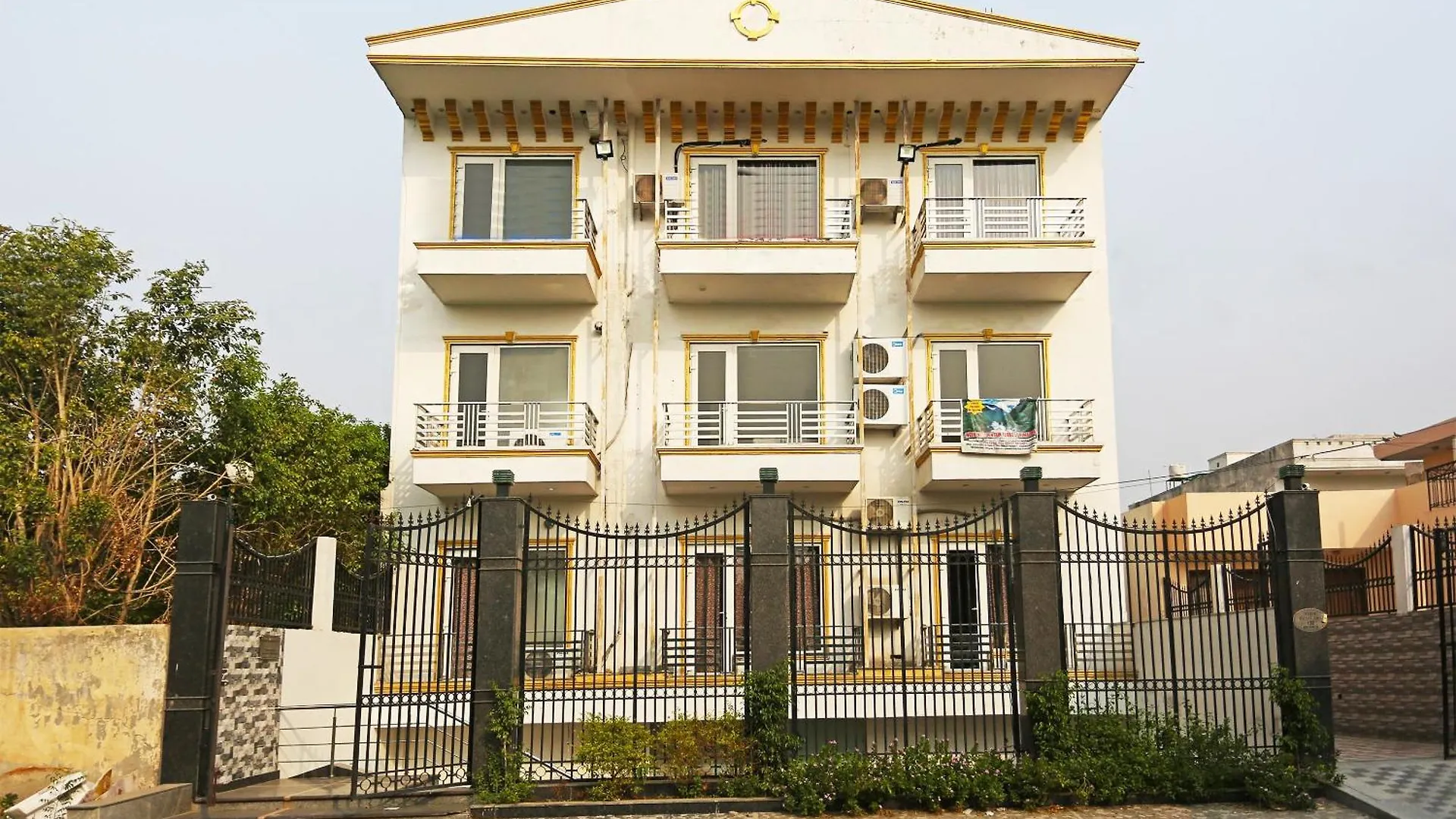 Hotel O Vaas One Thirty Two グルガウン